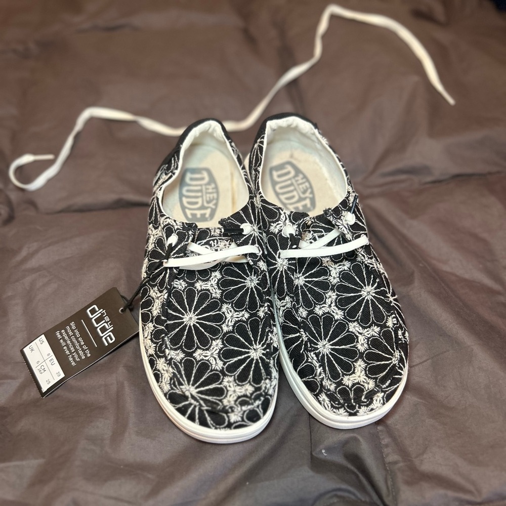 [NWT] HEY DUDES / W SIZE 8